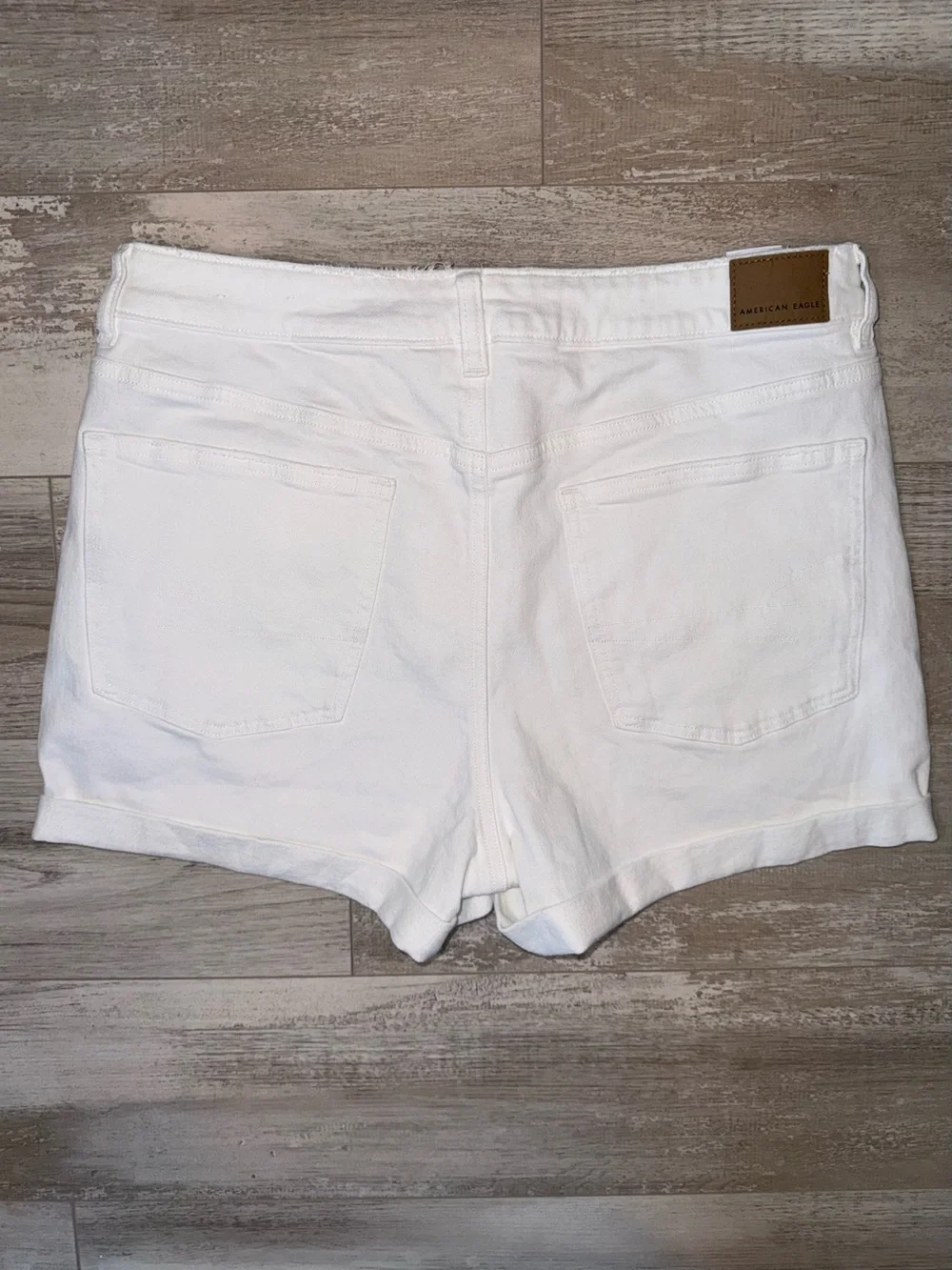 American Eagle White Mom Shorts High Rise Stretch Denim Cuffed Summer Size 12 - Picture 7 of 10